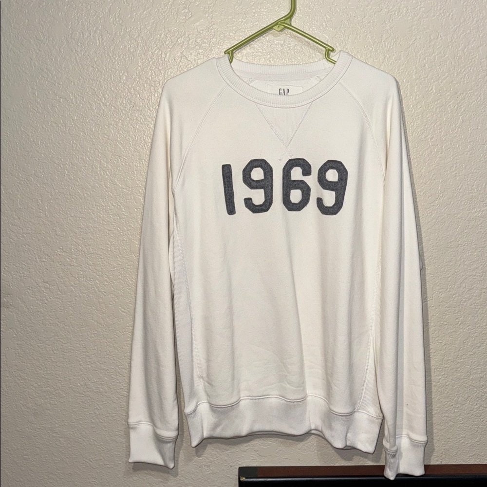 GAP 1969 Graphic Crewneck Sweater Men’s Medium White Gray Casual Pullover